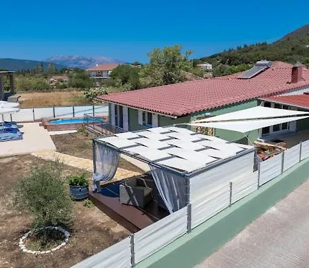 Βίλα Plousia Grizata